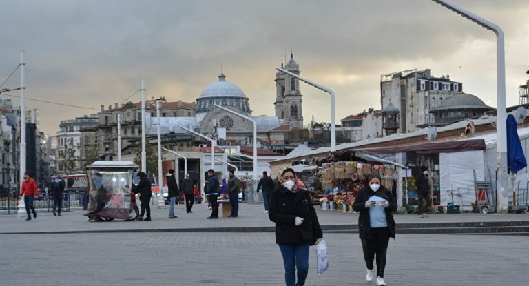 İstanbul’da Sağlık Çalışanlarının İzinleri İptal Edildi