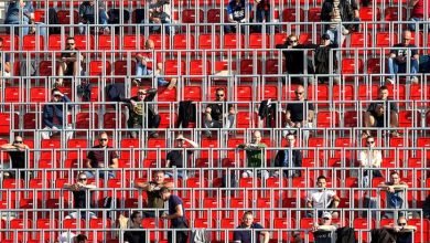 Hollanda'da belediye başkanları koronavirüs önlemlerinin ihlal edildiği stadyumları kapatabilecek