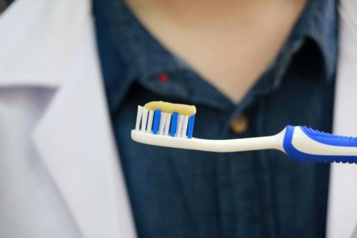 Diş fırçalamak koronavirüsten korur mu? İşte yanıtı